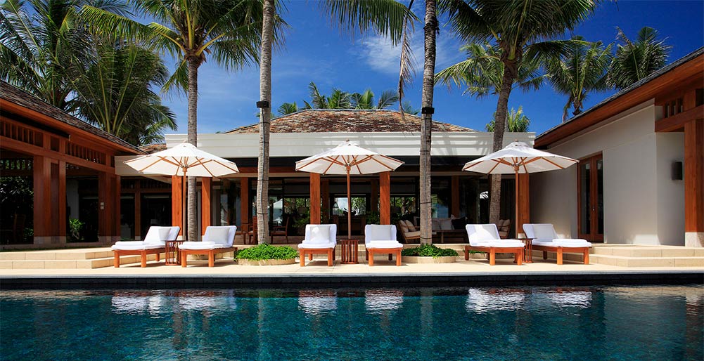 Villa Nandana - Pool and the sun loungers